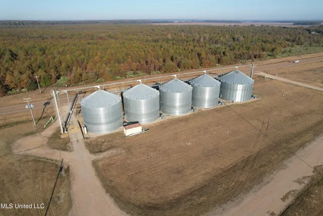 $1,000,000 | 10600 Hwy 3 Lambert Ms 38643, Lambert, MS 38643