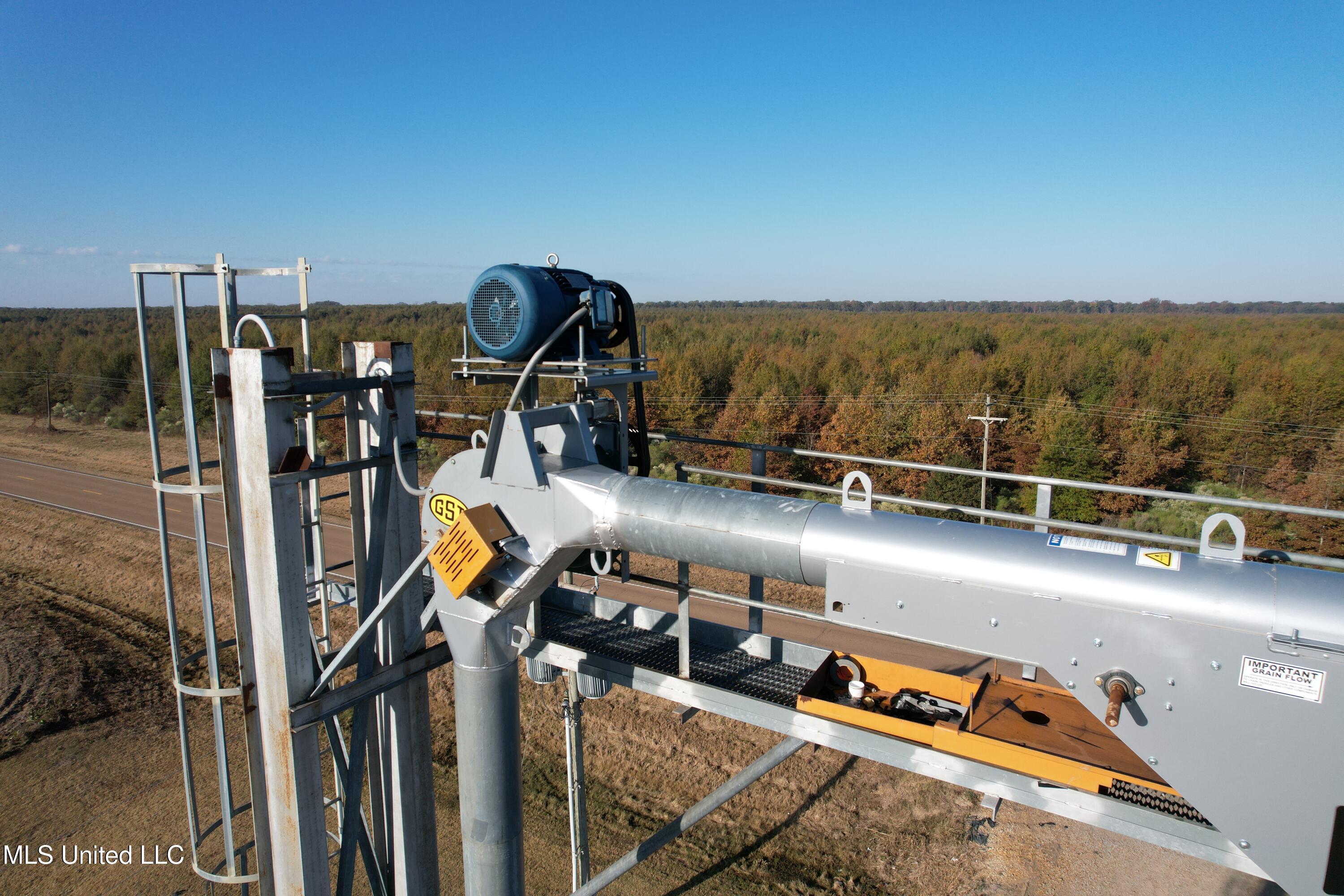 10600 Hwy 3 Lambert Ms 38643 Lambert, MS 38643 - Photo 6 of 12 dji_fly_20251113_082628_58_1763044185340