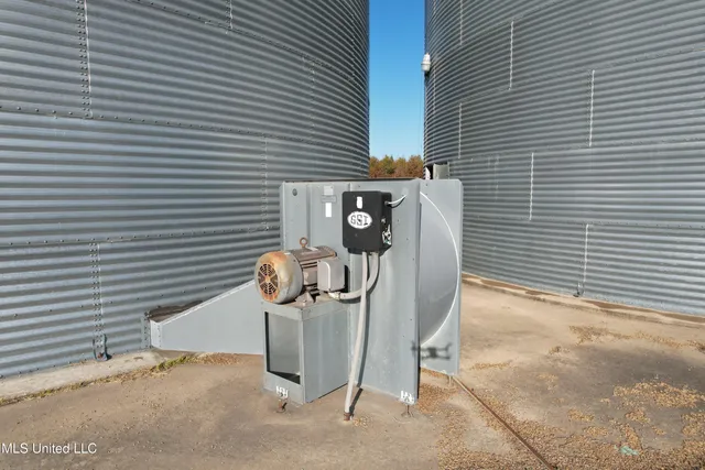 $1,000,000 | 10600 Hwy 3 Lambert Ms 38643, Lambert, MS 38643