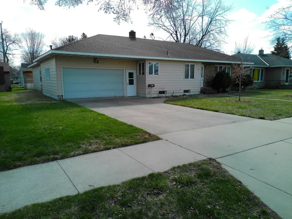 $159,900 | 142 24th Avenue North, St. Cloud, MN 56303