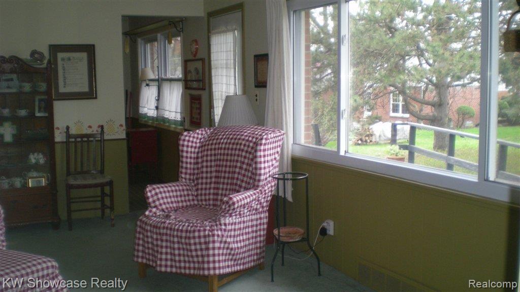 32370 Hearthstone Road Farmington, MI 48334 - Photo 6 of 14 Lg Windows in family rm