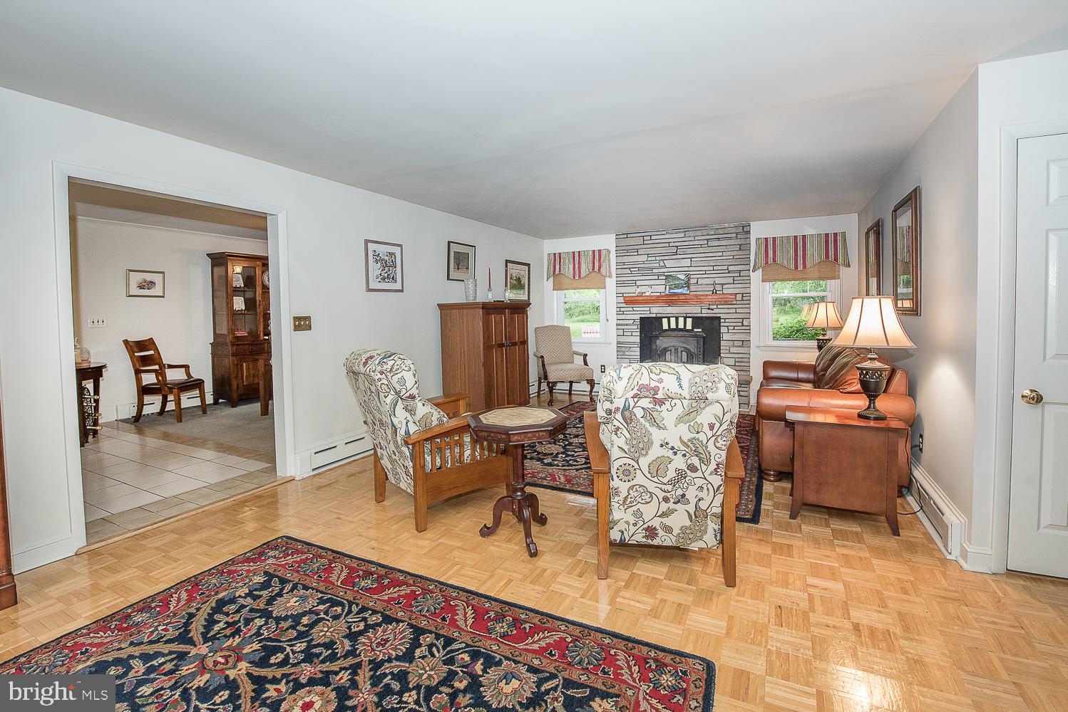 76 Barry Road Chalfont, PA 18914 - Photo 4 of 41 Living/Family room