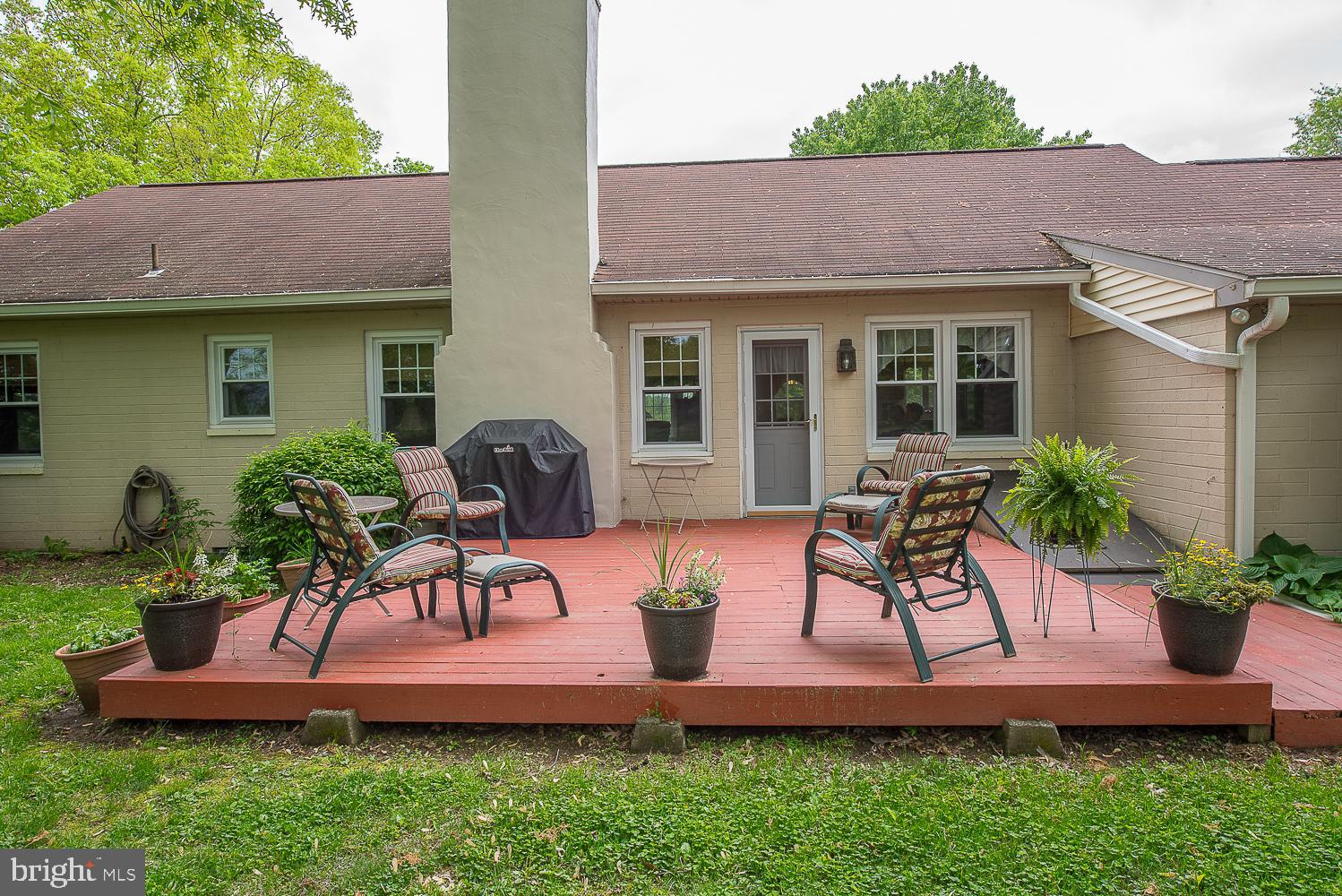 76 Barry Road Chalfont, PA 18914 - Photo 32 of 41 Deck
