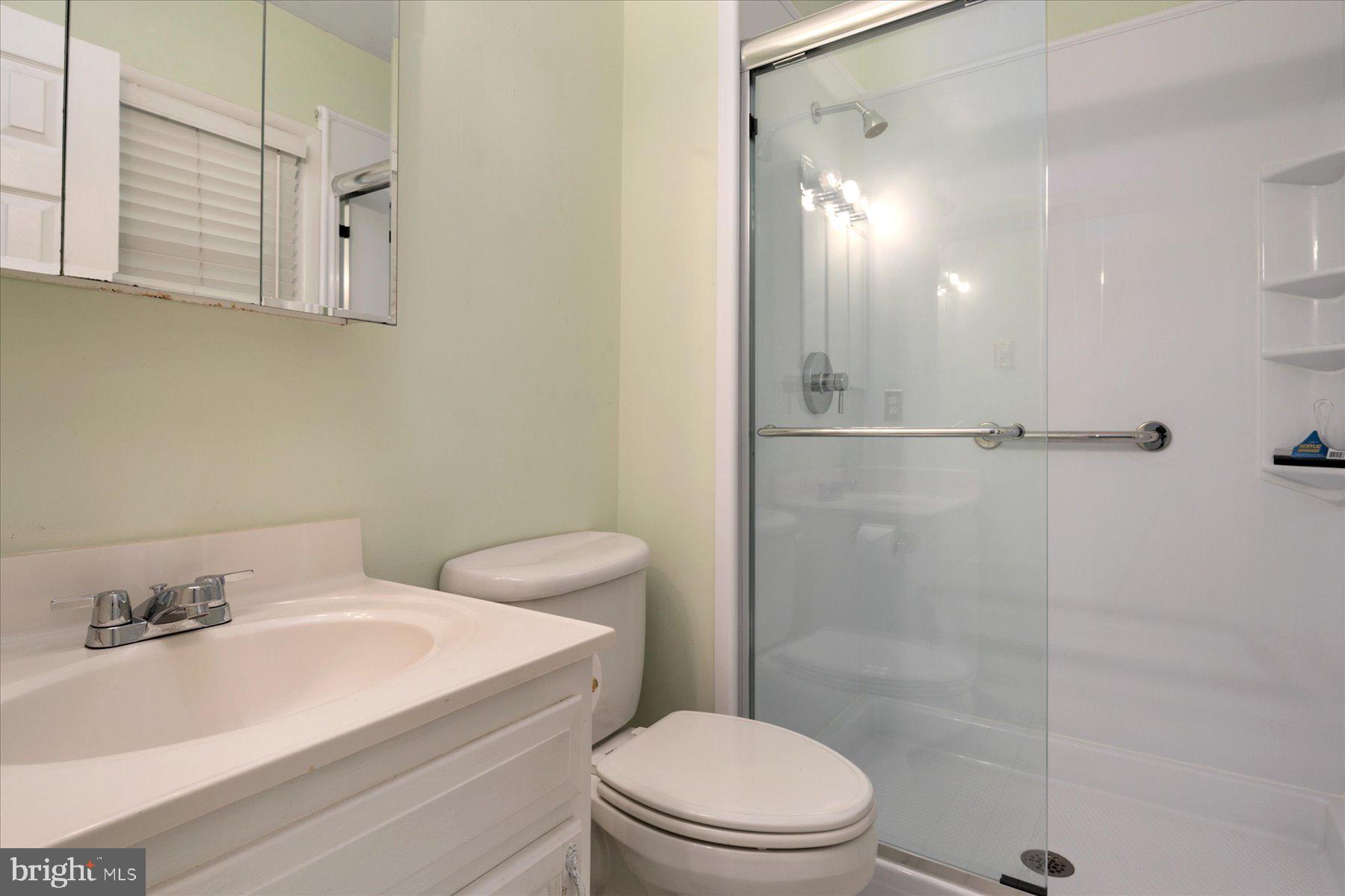 793 Elmhurst Road Severn, MD 21144 - Photo 17 of 39 Main Bedroom full bath