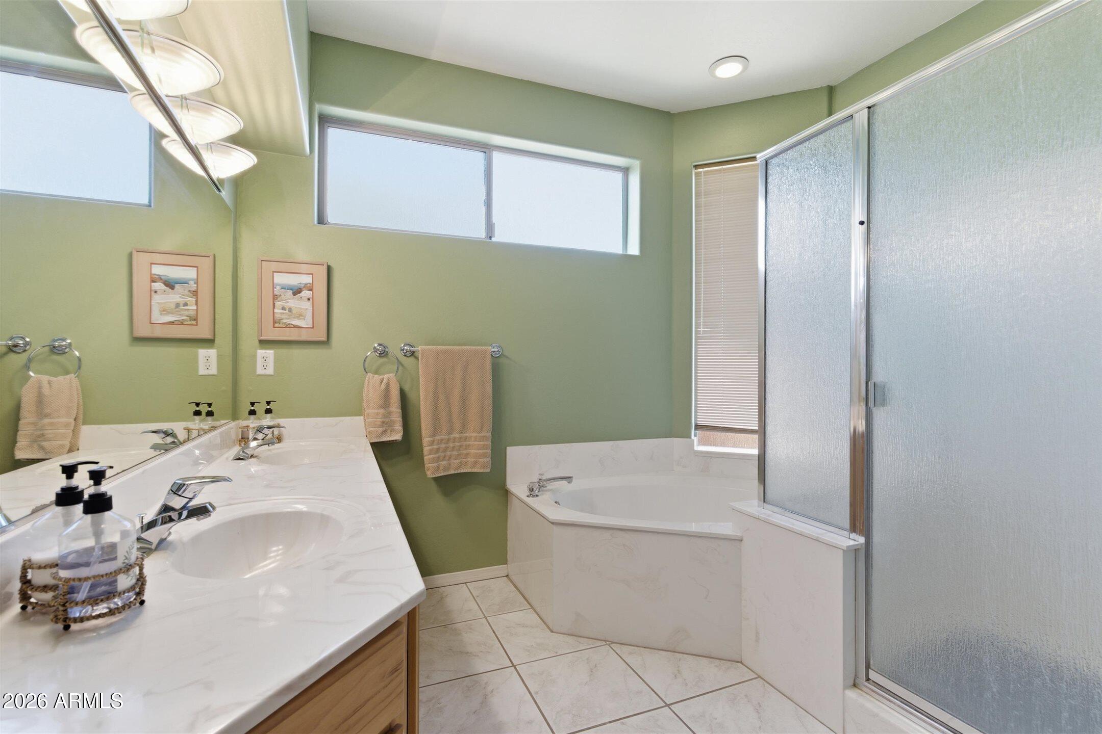 407 East Silver King Road Queen Valley, AZ 85118 - Photo 7 of 57 Primary bath