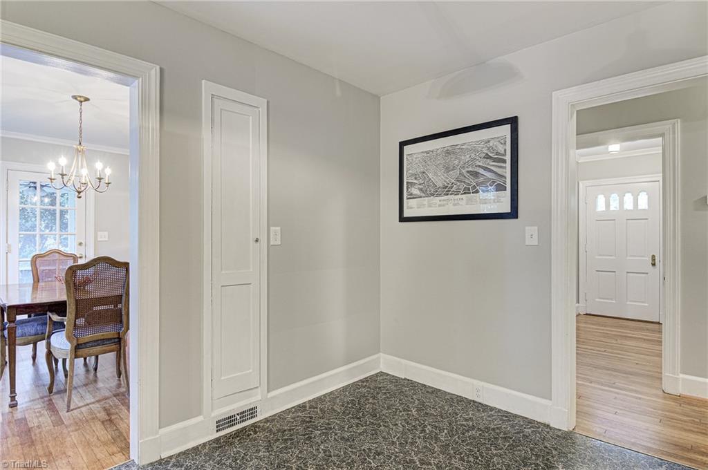 1419 Reynolda Road Winston-Salem, NC 27104 - Photo 14 of 32 Gallery Image 14