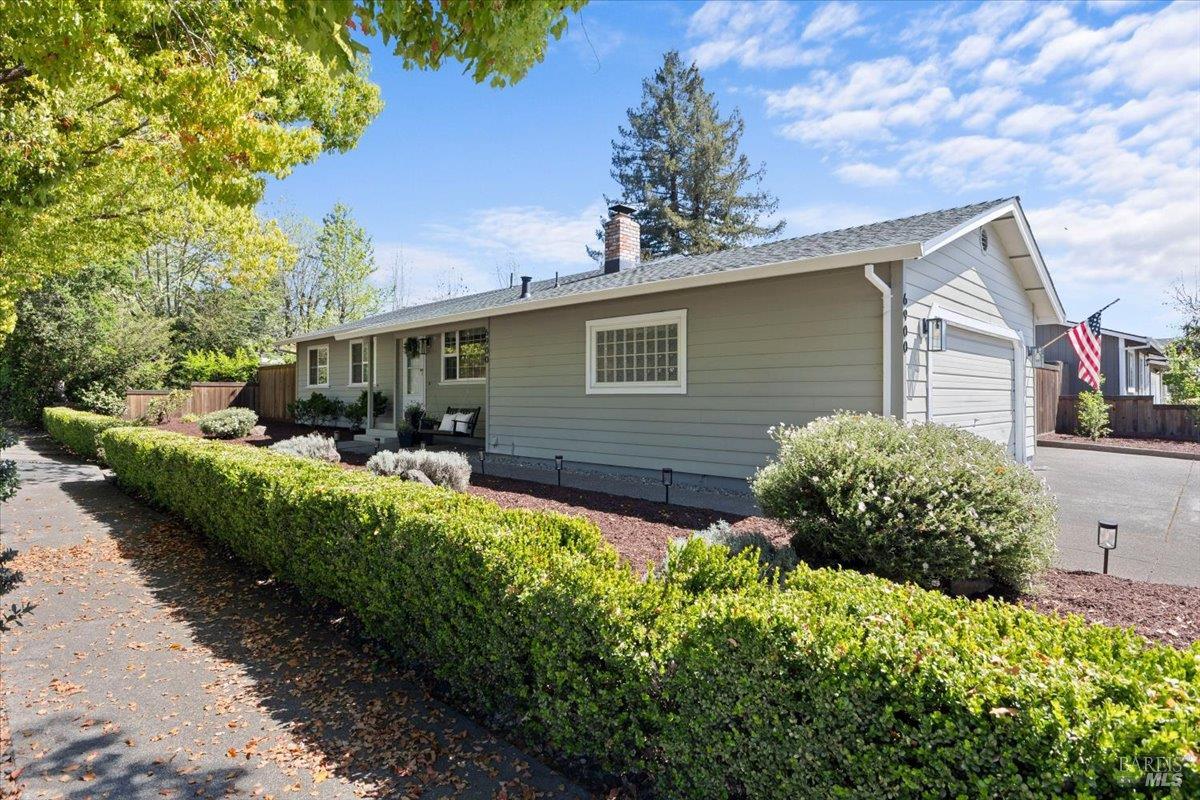 6900 Montecito Boulevard Santa Rosa, CA 95409 - Photo 25 of 25 a backyard of a house with lots of green space