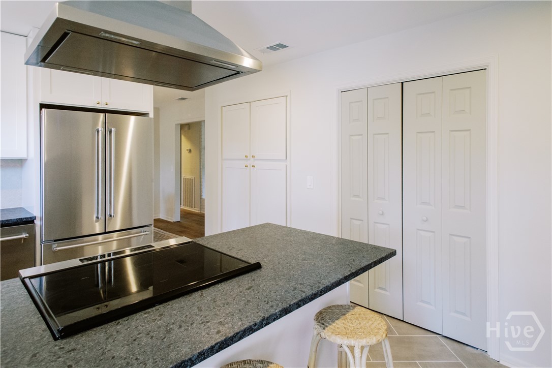 212 Dobson Road Savannah, GA 31410 - Photo 10 of 35 Gallery Image 10