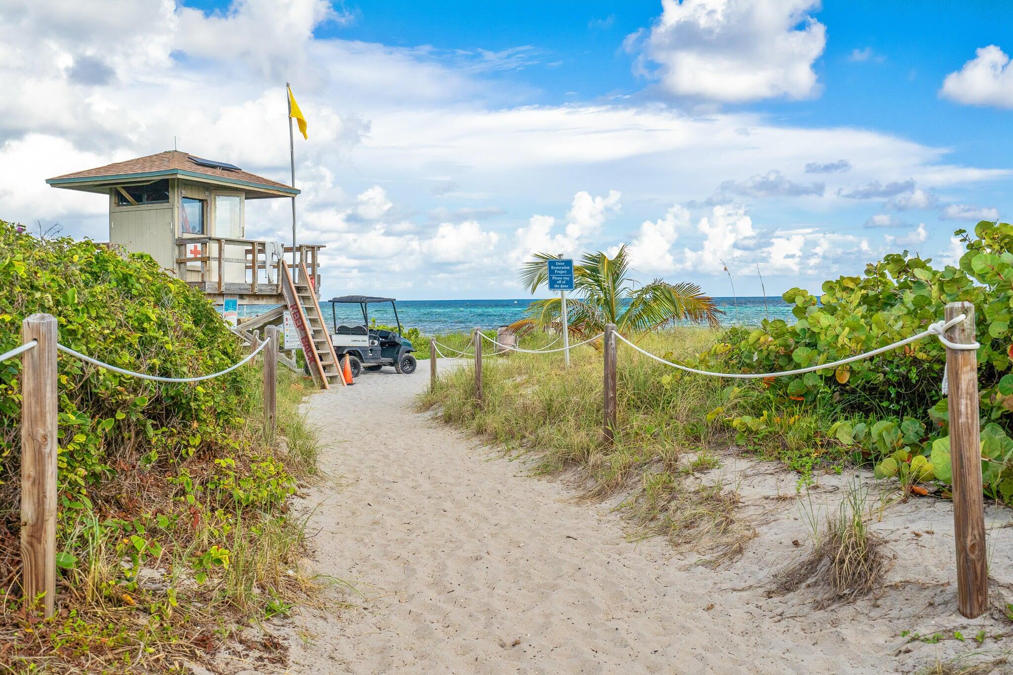 951 De Soto Road, Unit 130 Boca Raton, FL 33432 - Photo 33 of 38 Beach