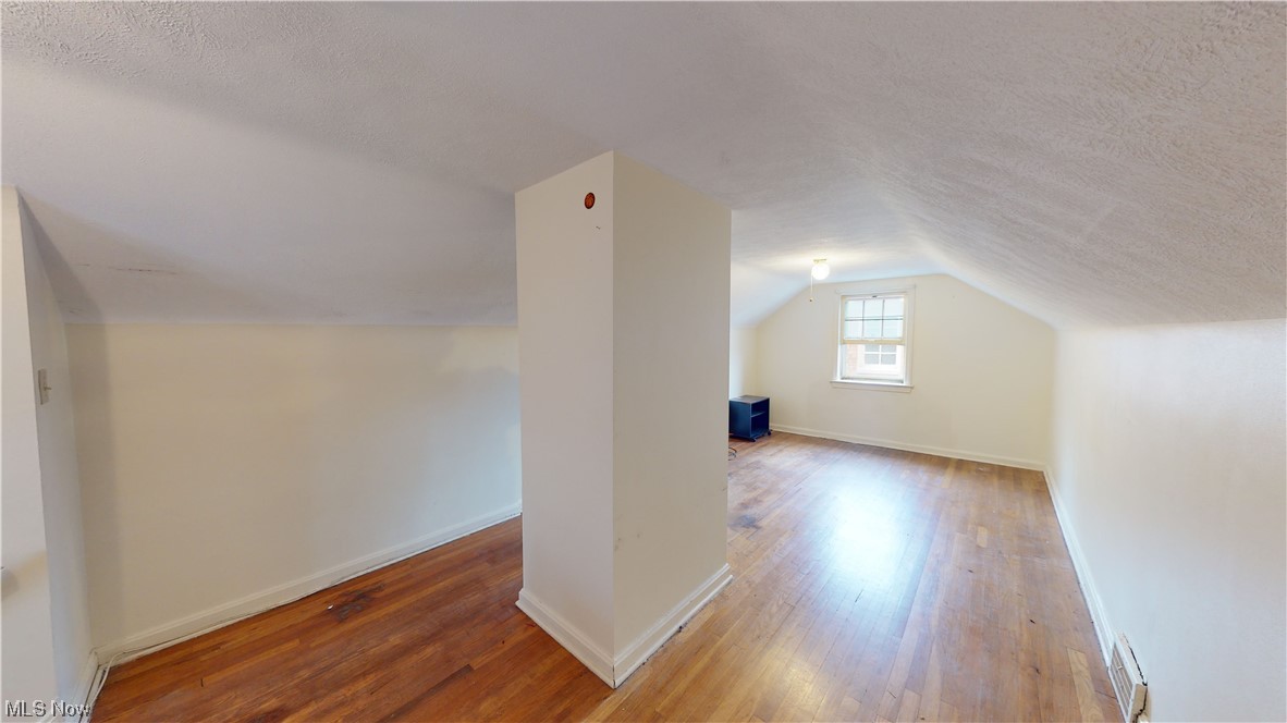 2176 Fenwick Road University Heights, OH 44118 - Photo 21 of 34