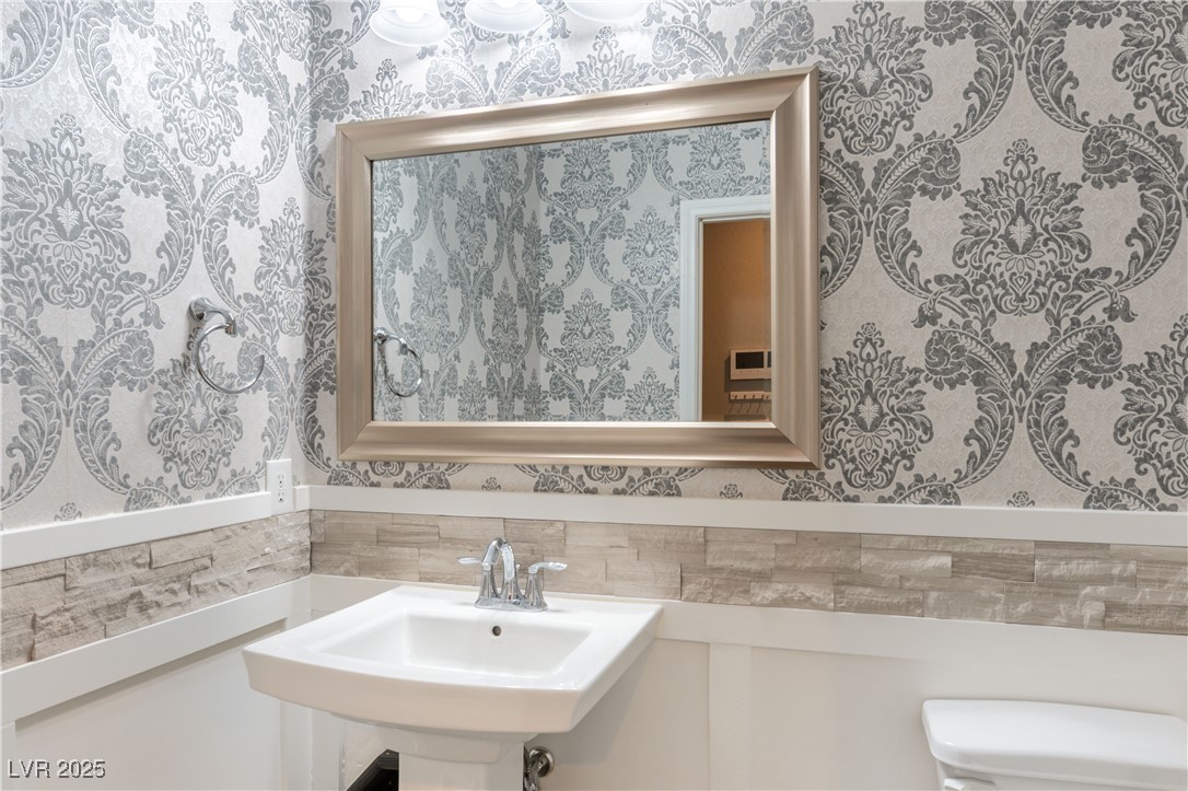 8064 Calico Mesa Street Las Vegas, NV 89166 - Photo 13 of 38