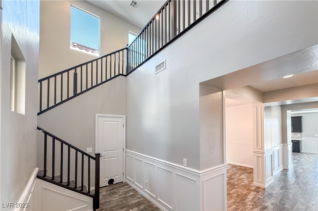 8064 Calico Mesa Street Las Vegas, NV 89166 - Photo 3 of 38