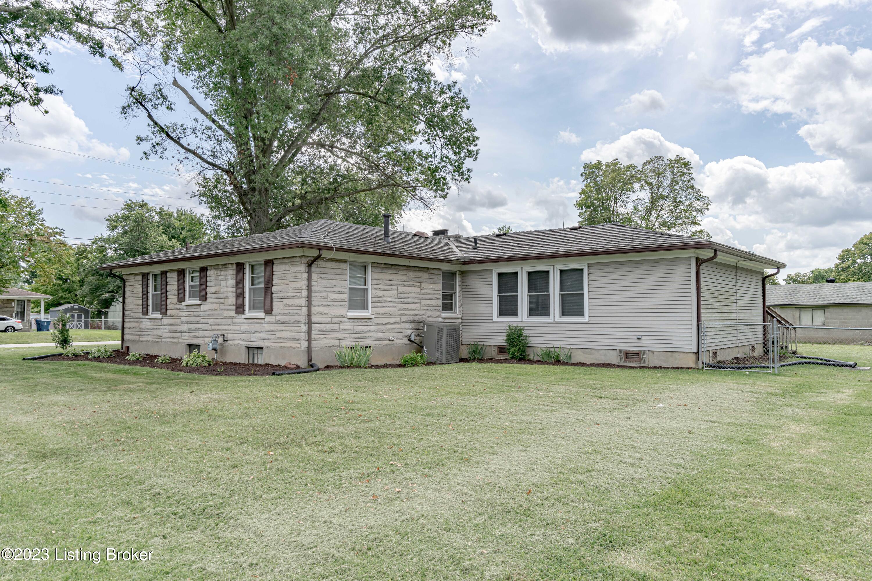 5801 Maryman Road Louisville, KY 40258 - Photo 56 of 71 DSC03918