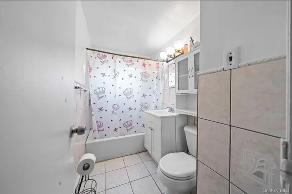 $599,000 | 68 South Village Drive, Bellport, NY 11713