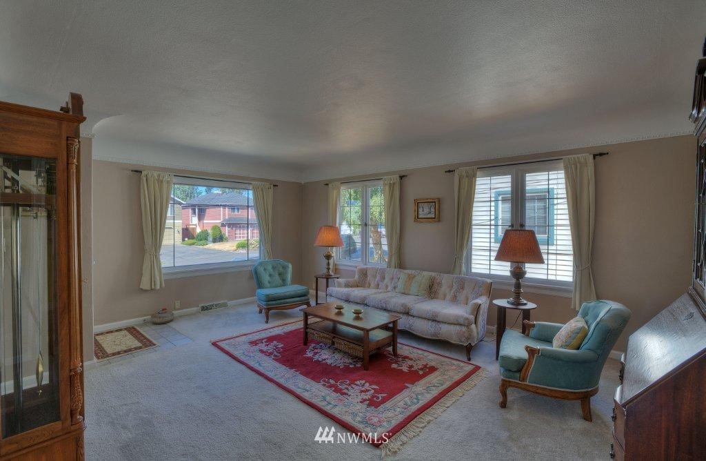 264 Earlington Avenue Southwest Renton, WA 98057 - Photo 3 of 15