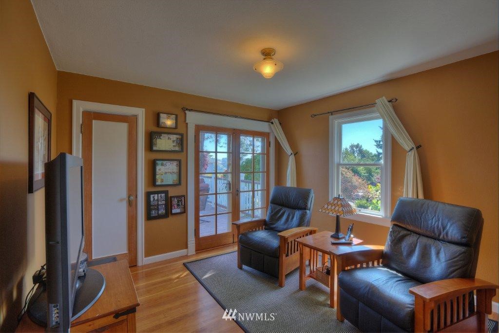 264 Earlington Avenue Southwest Renton, WA 98057 - Photo 6 of 15
