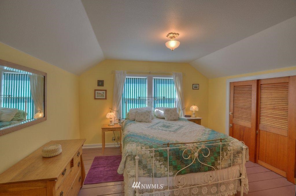 264 Earlington Avenue Southwest Renton, WA 98057 - Photo 9 of 15
