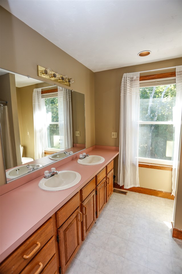 99 North Lowell Road Windham, NH 03087 - Photo 24 of 39