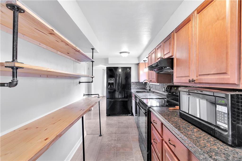 329 Maple Road Pittsburgh, PA 15239 - Photo 16 of 24 Gallery Image 16