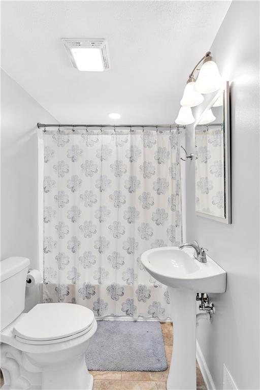 329 Maple Road Pittsburgh, PA 15239 - Photo 18 of 24 Gallery Image 18