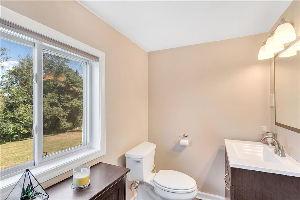329 Maple Road Pittsburgh, PA 15239 - Photo 21 of 24 Gallery Image 21