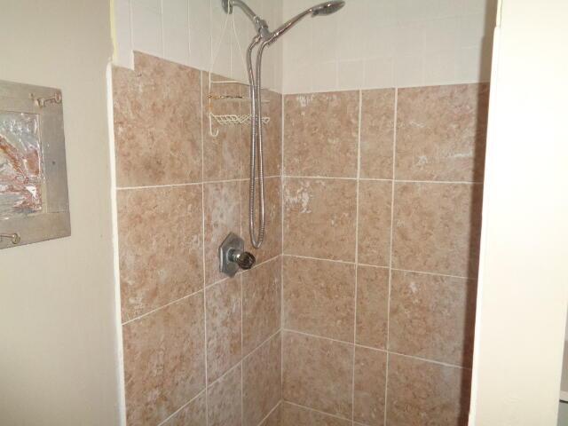 976 North Nelson Road Columbus, OH 43219 - Photo 28 of 62 bathroom
