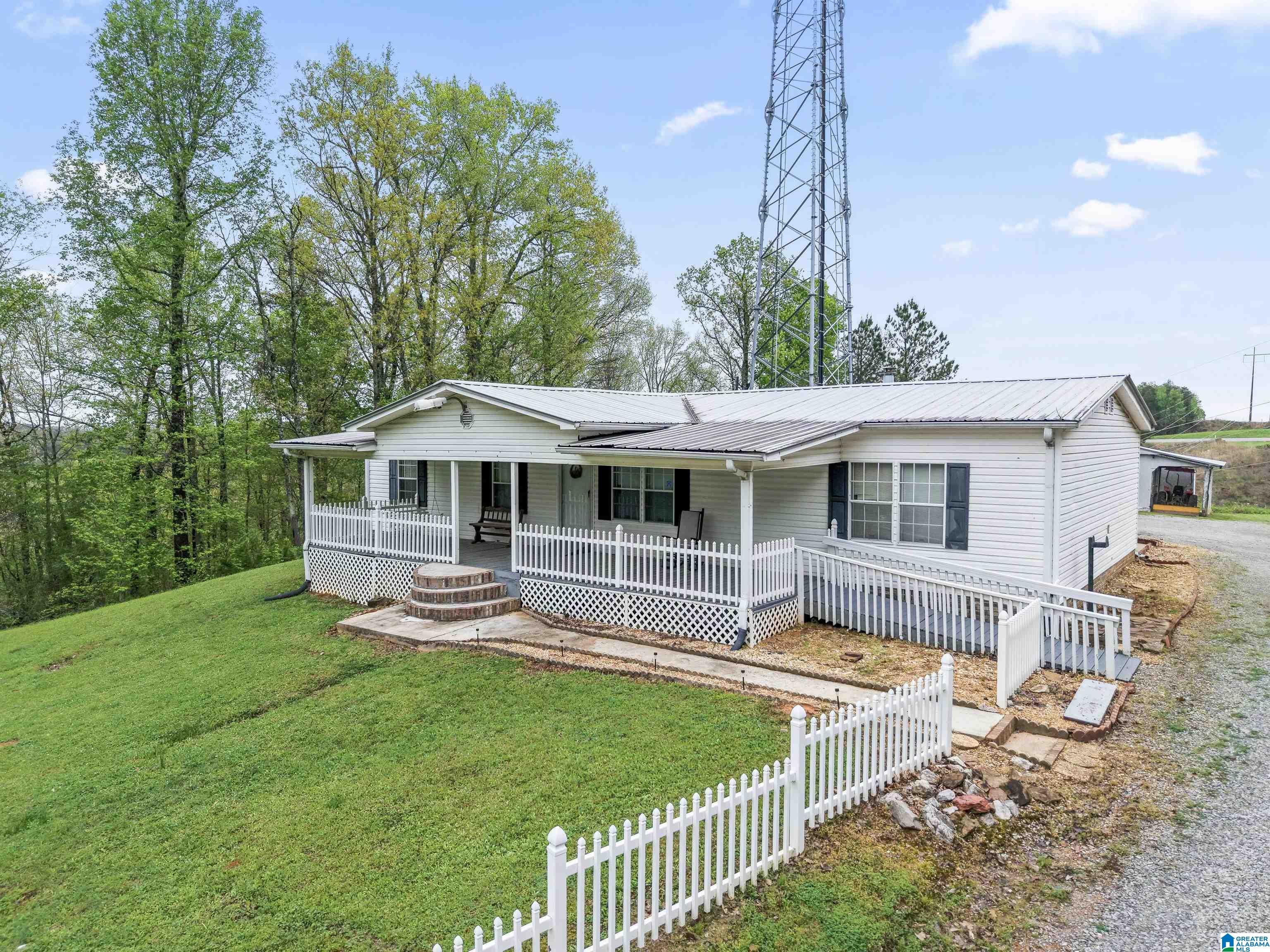 901 Lower Coalburg Road Fultondale, AL 35068 - Photo 3 of 38
