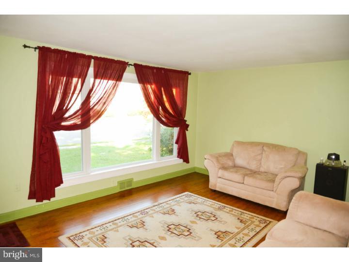 304 Villanova Road Glassboro, NJ 08028 - Photo 4 of 18