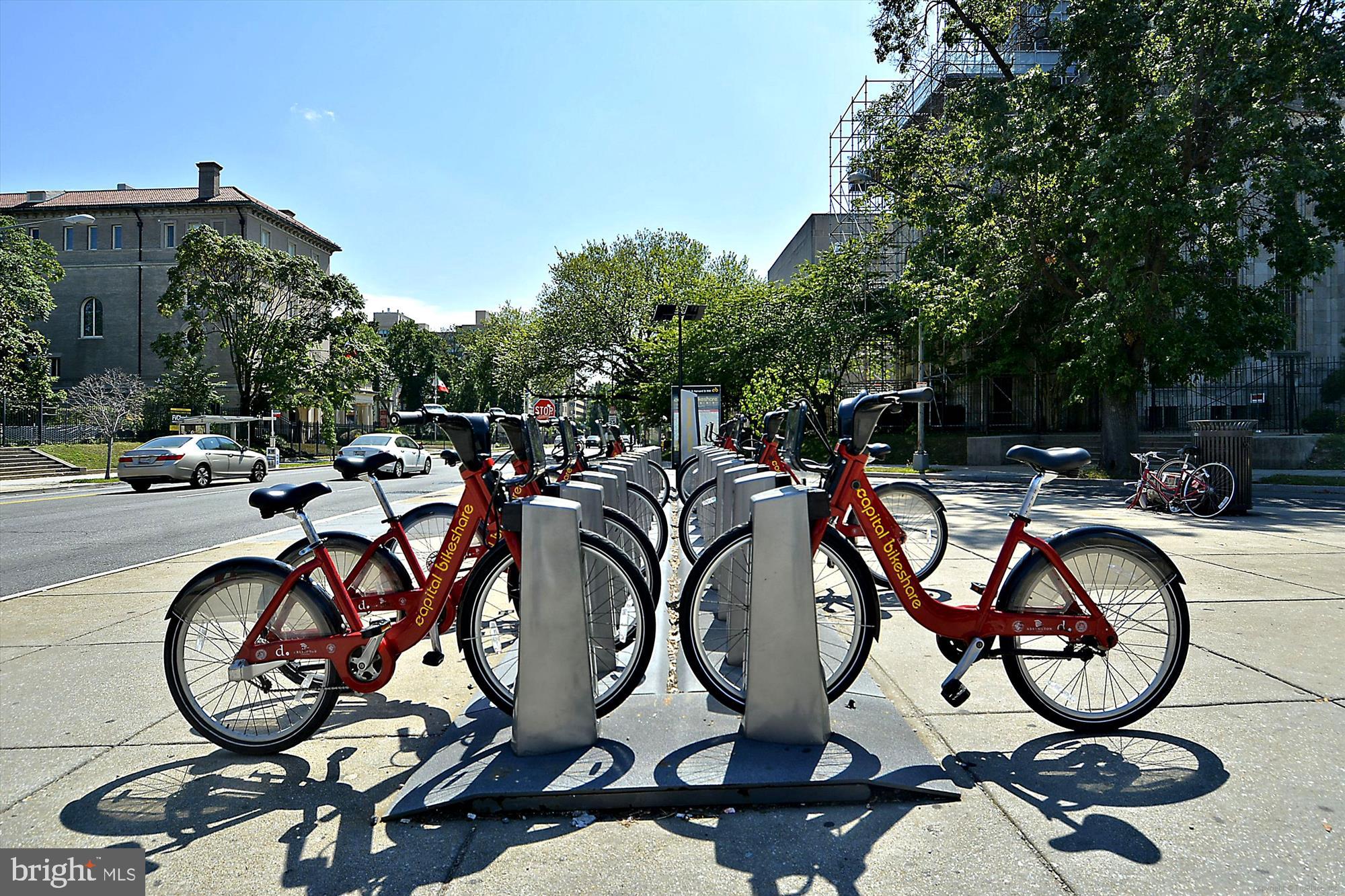 3404 13th Street Northwest, Unit 102 Washington, DC 20010 - Photo 27 of 29 a view of an chairs and tables in a patio