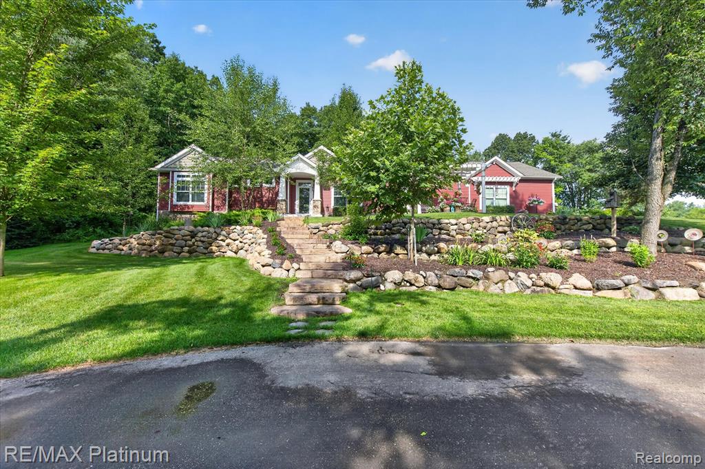 2676 Crooked Lake Road Howell, MI 48843 - Photo 4 of 60