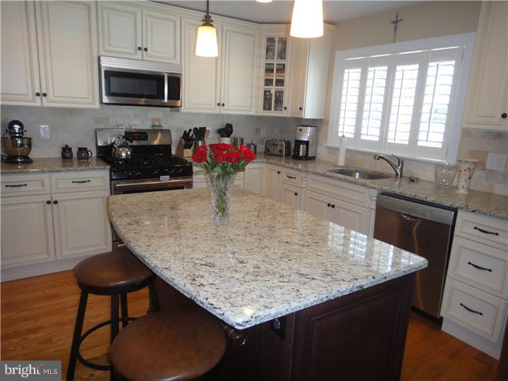 33 East Golf View Road Ardmore, PA 19003 - Photo 2 of 25 Kitchen