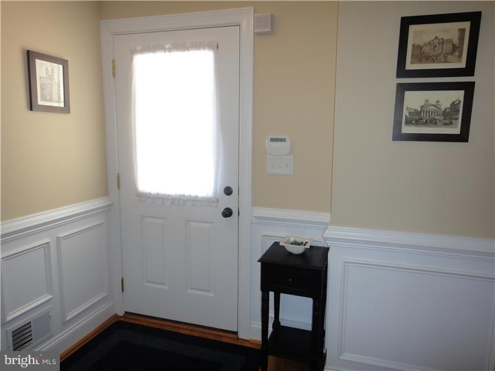 33 East Golf View Road Ardmore, PA 19003 - Photo 12 of 25 Hallway