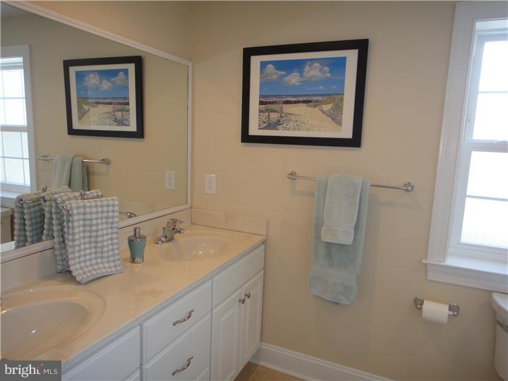 33 East Golf View Road Ardmore, PA 19003 - Photo 19 of 25 Bathroom