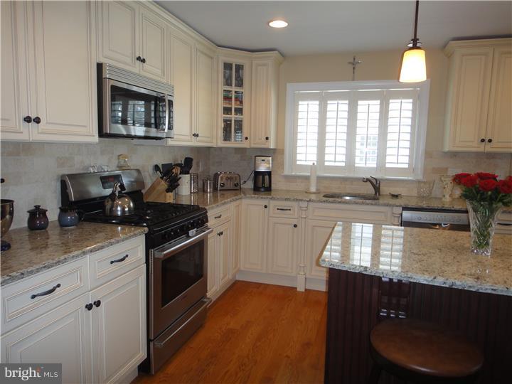 33 East Golf View Road Ardmore, PA 19003 - Photo 3 of 25 Kitchen