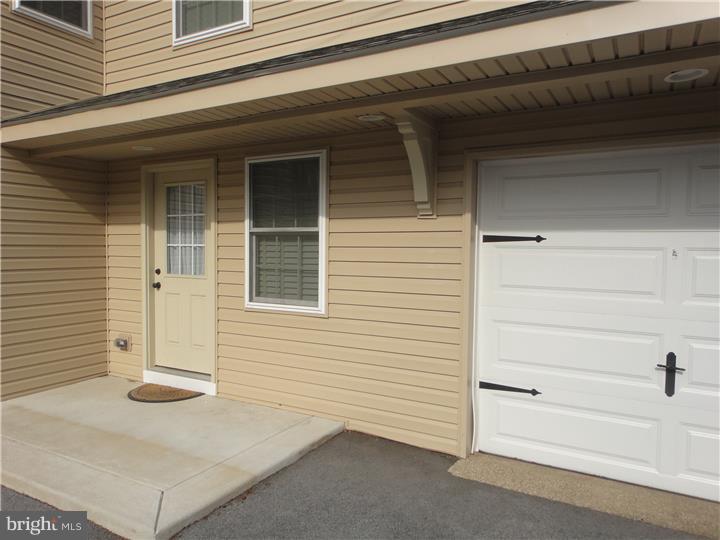 33 East Golf View Road Ardmore, PA 19003 - Photo 25 of 25 Exterior Side