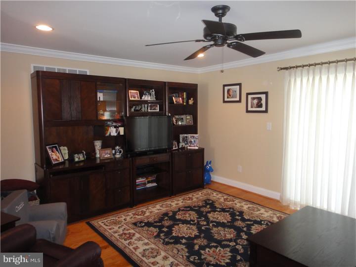 33 East Golf View Road Ardmore, PA 19003 - Photo 9 of 25 Family Room