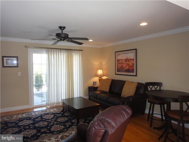 33 East Golf View Road Ardmore, PA 19003 - Photo 10 of 25 Family Room