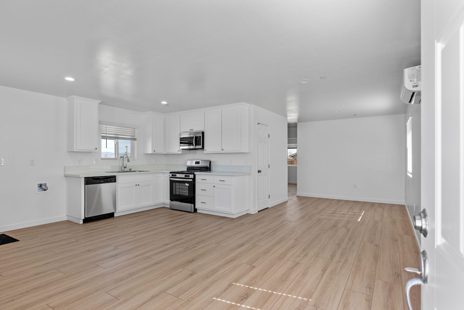 1325 Sims Street Ridgecrest, CA 93555 - Photo 7 of 17