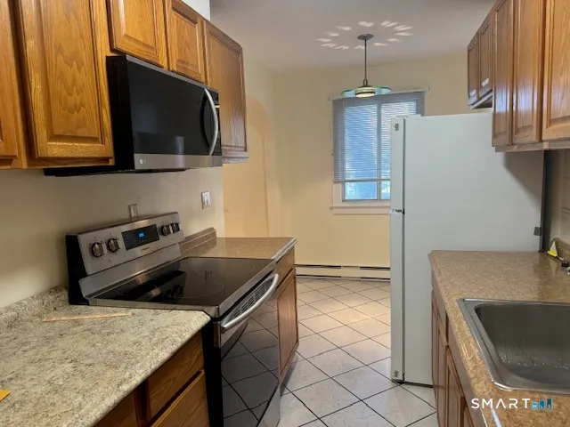 $1,200 | 250 North Bishop Avenue, Unit 24, Bridgeport, CT 06610