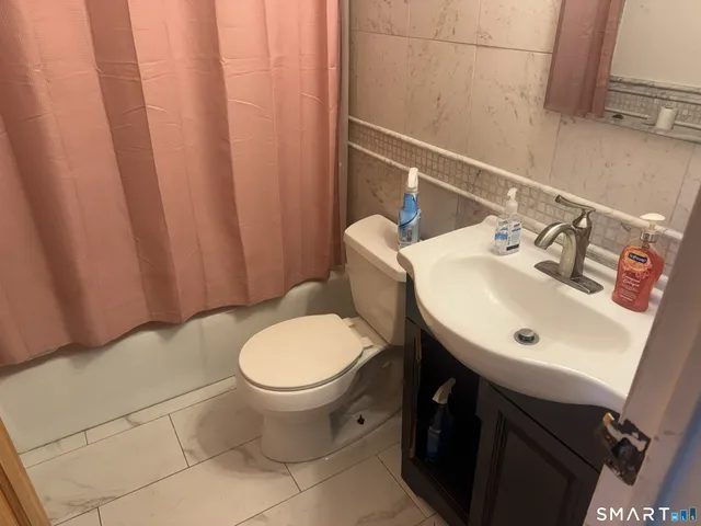 $1,200 | 250 North Bishop Avenue, Unit 24, Bridgeport, CT 06610