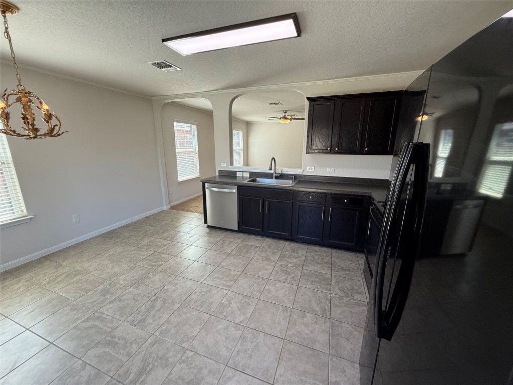 206 Windridge Drive North Lockhart, TX 78644 - Photo 7 of 20 a large bathroom with a large tub and sink