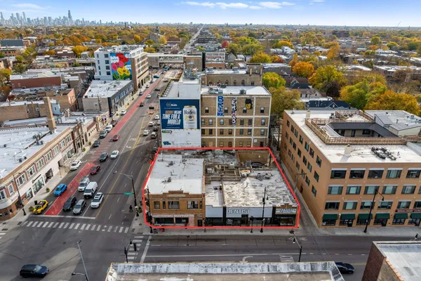 $2,000,000 | 2401 West Lawrence Avenue, Chicago, IL 60625