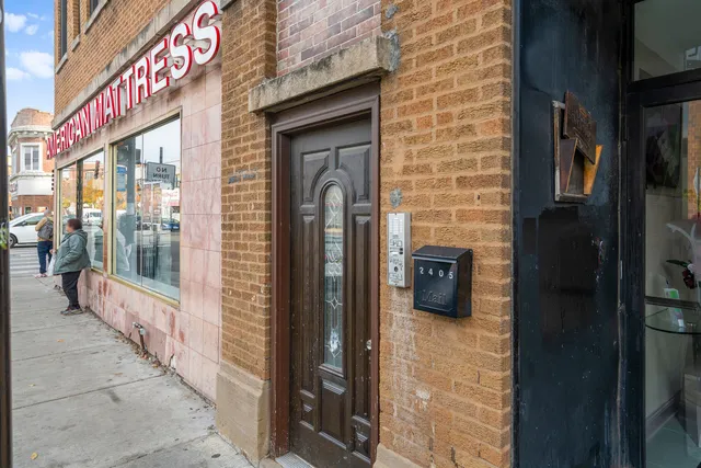 $2,400,000 | 2401 West Lawrence Avenue, Chicago, IL 60625