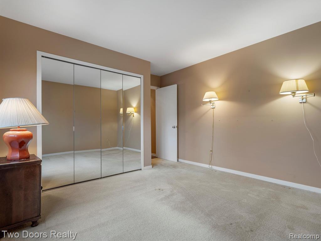 663 Camden Court Rochester Hills, MI 48307 - Photo 25 of 39