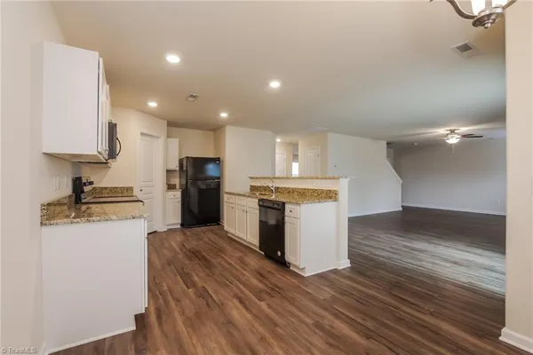 $2,040 | 160 Steamboat Lane, Burlington, NC 27217