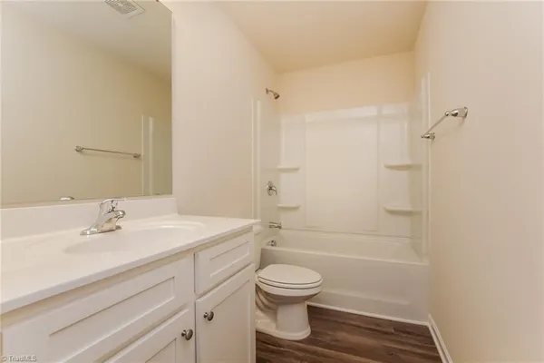 $2,040 | 160 Steamboat Lane, Burlington, NC 27217