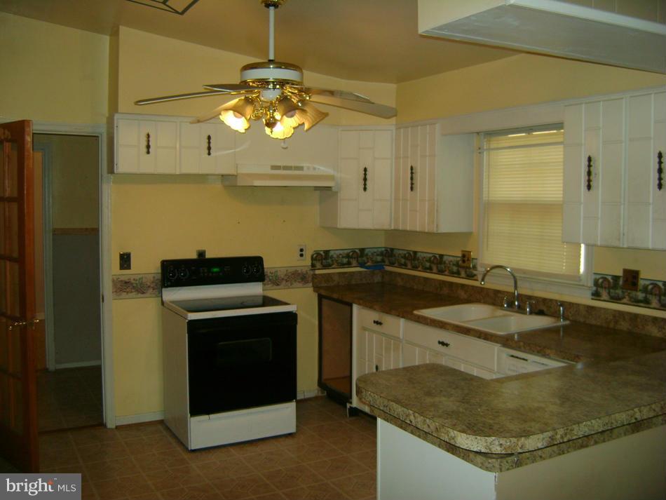 11906 Fort Washington Road Fort Washington, MD 20744 - Photo 12 of 30 Full view from dining room
