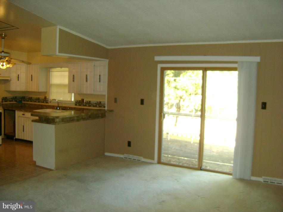 11906 Fort Washington Road Fort Washington, MD 20744 - Photo 18 of 30 Family Room