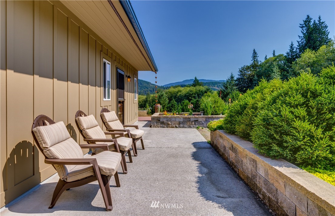276 Lake Samish Road Bellingham, WA 98229 - Photo 3 of 25 Gallery Image 3