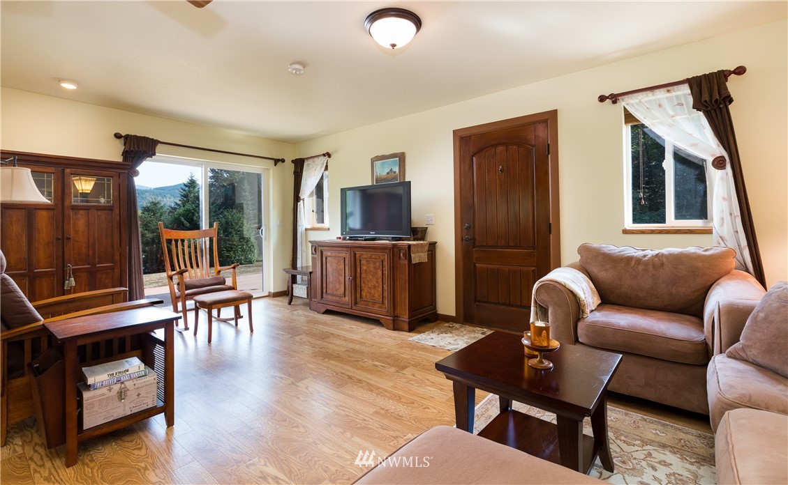 276 Lake Samish Road Bellingham, WA 98229 - Photo 5 of 25 Gallery Image 5